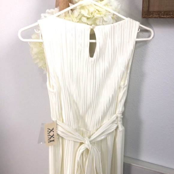 Long gorgeous pleated silk cream dress. Sz S. NWT - Picture 5 of 9